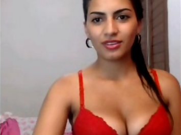 Gorgeous Indian babe in red bra on live cam seducing fans