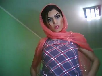 Sexy pakistani babe performing on live cam naked